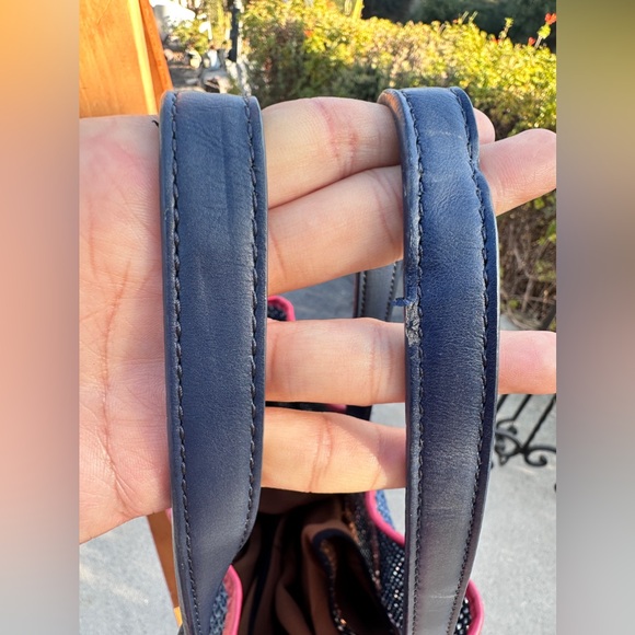 Tommy Hilfiger Big Heart Woven Tote Bag Purse - Picture 3 of 8